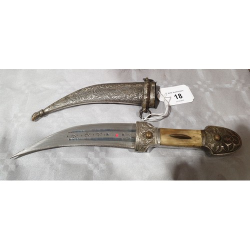 18 - An Indian knife with horn handle, overall length 10.25