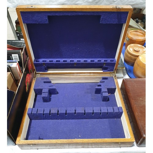 38 - A vintage oak cutlery box, width 15.75