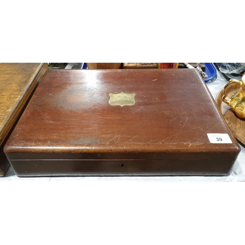 39 - A vintage mahogany cutlery box, width 16.5