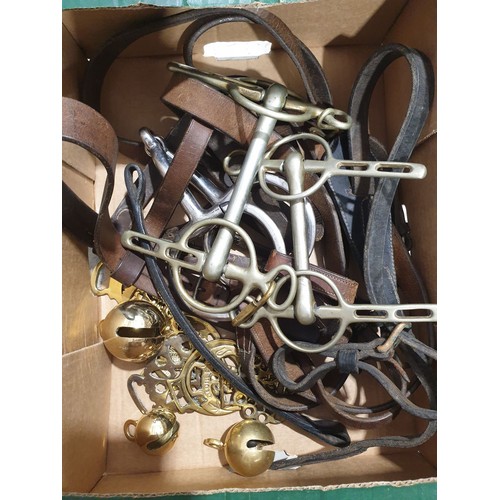 69 - Horse tack and brasses. UK shipping £14.