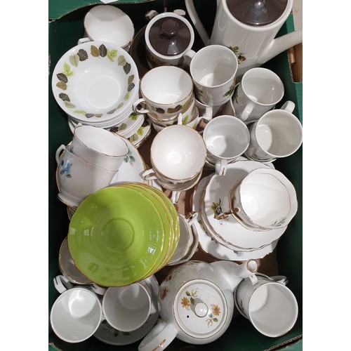 76 - A box of retro tea and coffee ware. No shipping. Arrange your own packer and shipper, please.