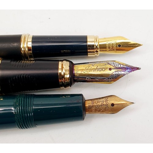 285 - A vintage Parker Duofold 585 fountain pen together with two other fountain pens. UK shipping £14.