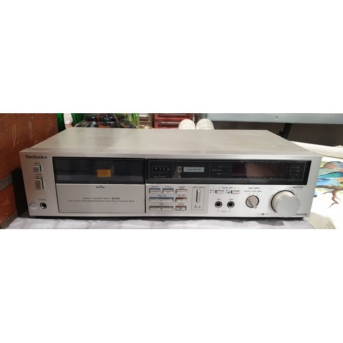 459 - A vintage Technics M226 cassette deck. No shipping. Arrange collection or your own packer and shippe... 