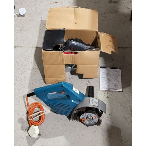 388 - A Black and Decker electric work wheel together with an electric planer. No shipping. Arrange collec... 