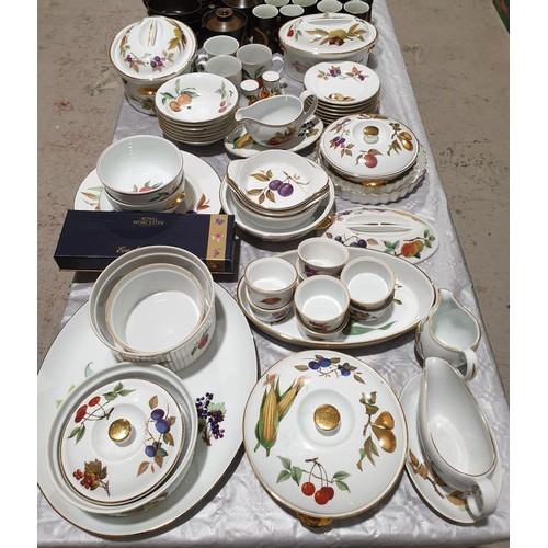 45 - A selection of Royal Worcester 