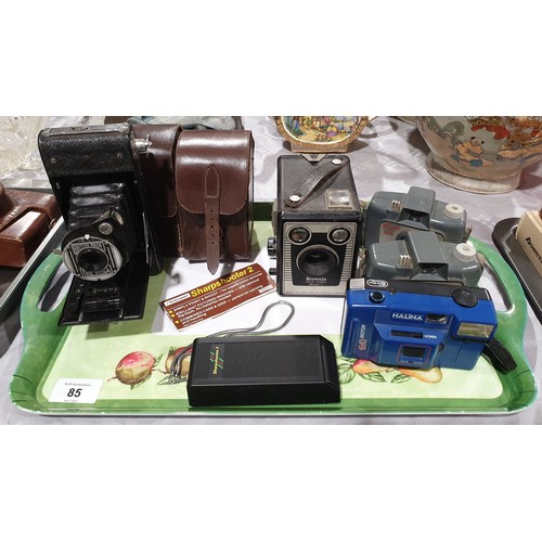 85 - A vintage Myna folding camera together with other cameras. UK shipping £14.