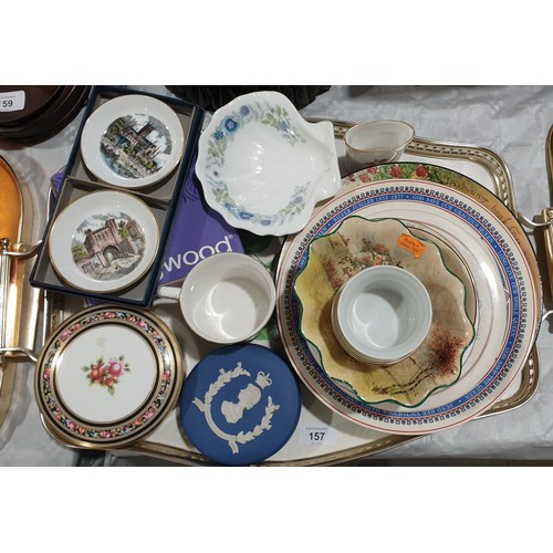 157 - A selection of Royal Doulton and Wedgewood ceramics. No shipping. Arrange collection or your own pac... 