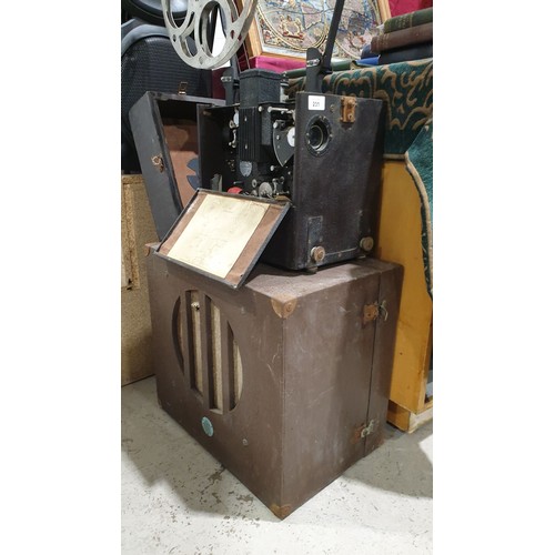 271 - A vintage GB Equipments Gebescope 16mm model L516 projector and speaker. No shipping. Arrange collec... 