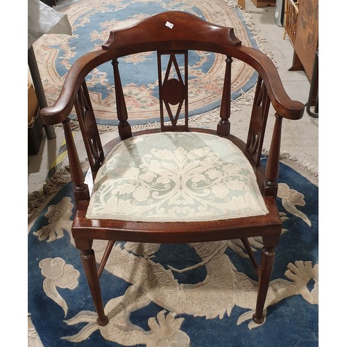 278 - An early 20th century arm chair. No Shipping.  Arrange collection or your own packer and shipper, pl... 