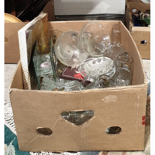 287 - A box of glassware. No Shipping. Arrange collection or your own packer and shipper, please.