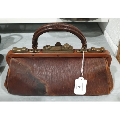 9 - A small vintage leather Gladstone bag, length 12