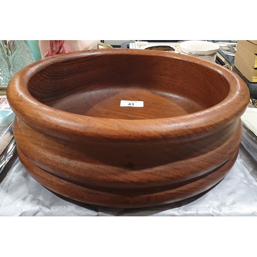 41 - An oak fruit bowl, diameter 12