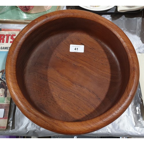 41 - An oak fruit bowl, diameter 12