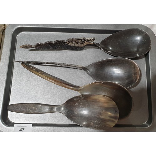 47 - Four horn spoons, the longest 12.5