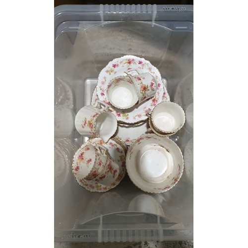 61 - A vintage floral pattern tea set. No shipping. Arrange collection or your own packer and shipper, pl... 