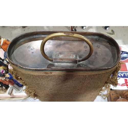 114 - An antique P&O copper foot warmer, length 18