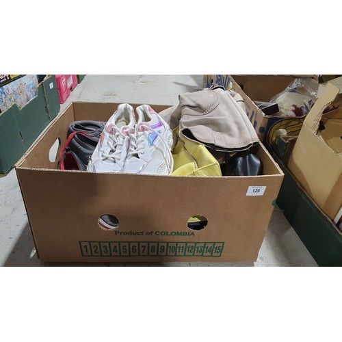 129 - A box of handbags and ladies shoes. No shipping. Arrange collection or your own packer and shipper, ... 