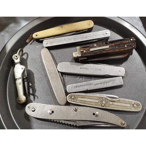 146 - A selection of penknives. UK shipping £14.