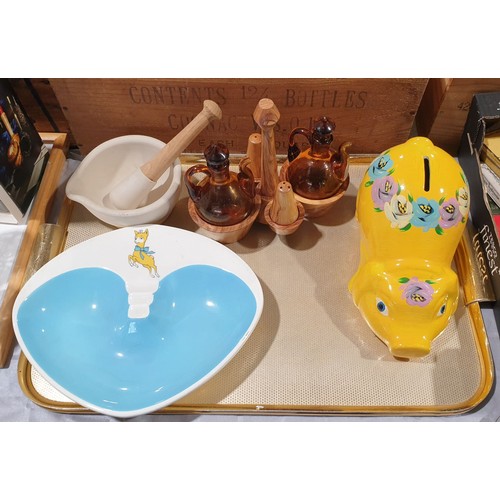 424 - A Babycham ashtray, cruet set and assorted. No shipping. Arrange collection or your own packer and s... 