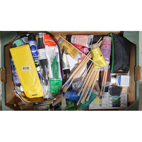 449 - A box of art materials and an easel. No shipping. Arrange collection or your own packer and shipper,... 