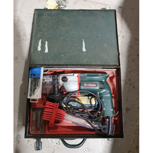 480 - A Metabo drill. No shipping. Arrange collection or your own packer and shipper, please.