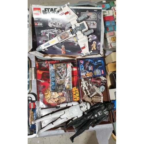 507 - A tray of Star Wars toys. UK shipping £14.