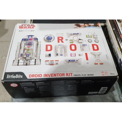 514 - A boxed Star Wars Droid Inventor Kit. UK shipping £14.