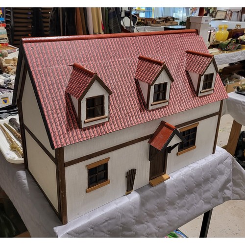 503 - A doll's house, length 28.5