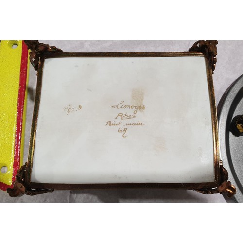 43 - A Limoges ceramic trinket box hand painted with Napoleonic motifs, length 5.75