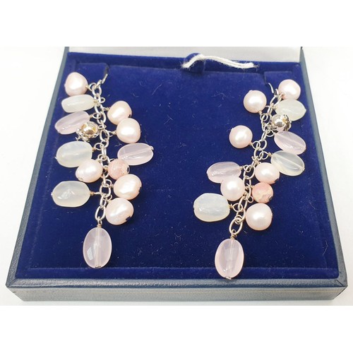 159 - A pair of 925 silver and pearl drop earrings. UK shipping £14.