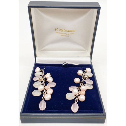 159 - A pair of 925 silver and pearl drop earrings. UK shipping £14.