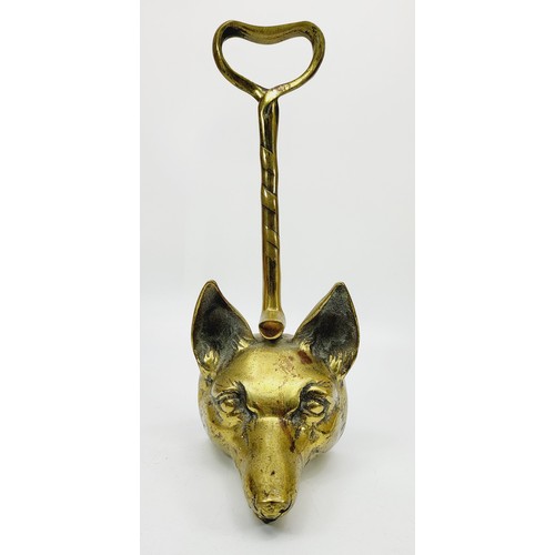 33 - A vintage brass fox mask door stop. UK shipping £14.