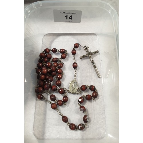 14 - A set of rosary beads. UK shipping £14.