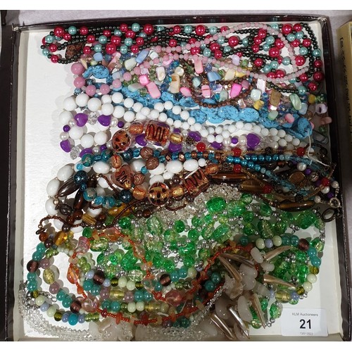 21 - A selection of costume jewellery necklaces. UK shipping £14.