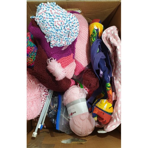 67 - A box of wool and knitting items. UK shipping £14.