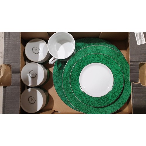 73 - Sabichi tea and dinnerware. No shipping. Arrange collection or your own packer and shipper, please.