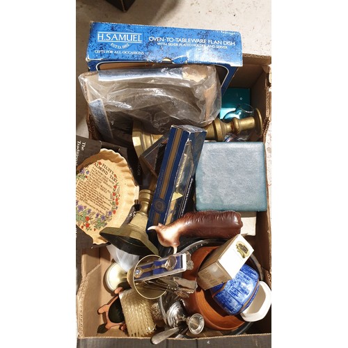 31 - A box of metal ware and assorted. No shipping. Arrange collection or your own packer and shipper, pl... 