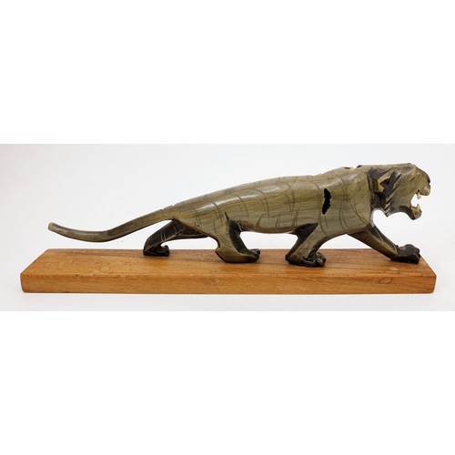 192 - A vintage carving of a jaguar, length 8.75