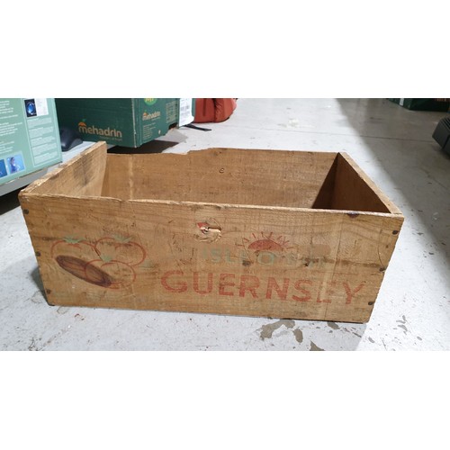 375 - A vintage Guernsey tomato wooden crate, length 14.75