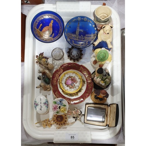 85 - A tray of assorted including a vintage boxed Ronson lighter. No shipping. Arrange collection or your... 