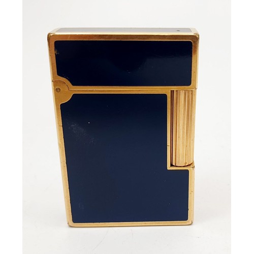 364 - An St. Dupont Chinese lacquer cigarette lighter. UK shipping £14.