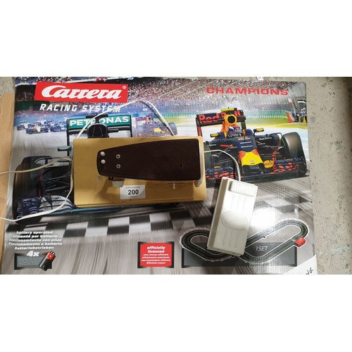 200 - A vintage Sindy sewing machine and a slot car racing game. No shipping. Arrange collection or your o... 