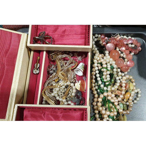 423 - A silver and amber bracelet together with costume jewellery together with a jewellery box. UK shippi... 