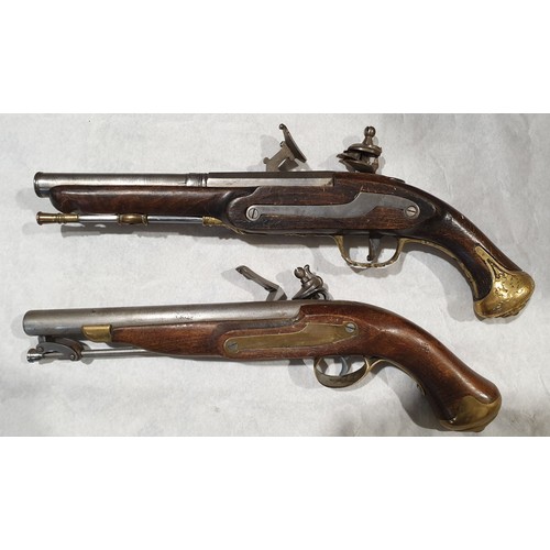 427 - A modern decorative snaphaunce pistol, length 15