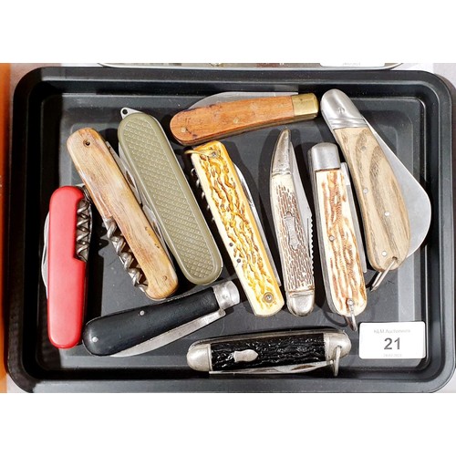21 - A selection of pen knives. UK shipping £14.