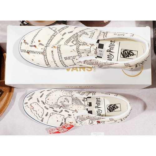 51 - A pair of new in box Harry Potter Vans shoes, size 10.5. UK shipping £14.