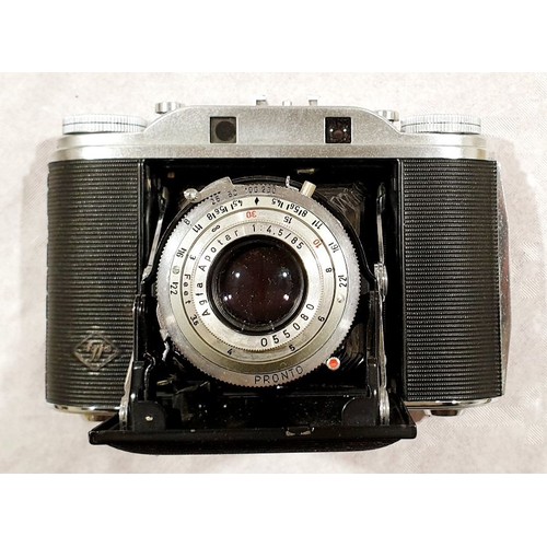 54 - An Agfa Isolette folding camera. UK shipping £14.