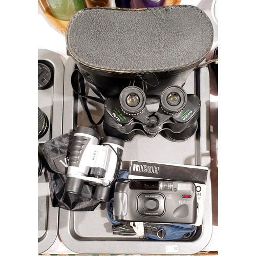 52 - A Ricoh RZ-800 camera together with two pairs of binoculars. UK shipping £14.