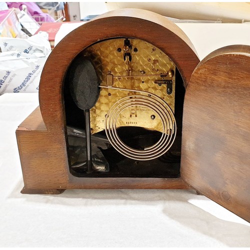 159 - An Art Deco mantel clock. No shipping. Arrange collection or your own packer and shipper, please.