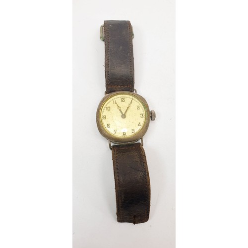 396 - A selection of gent's wrist watches including and early military wrist watch. UK shipping £14.